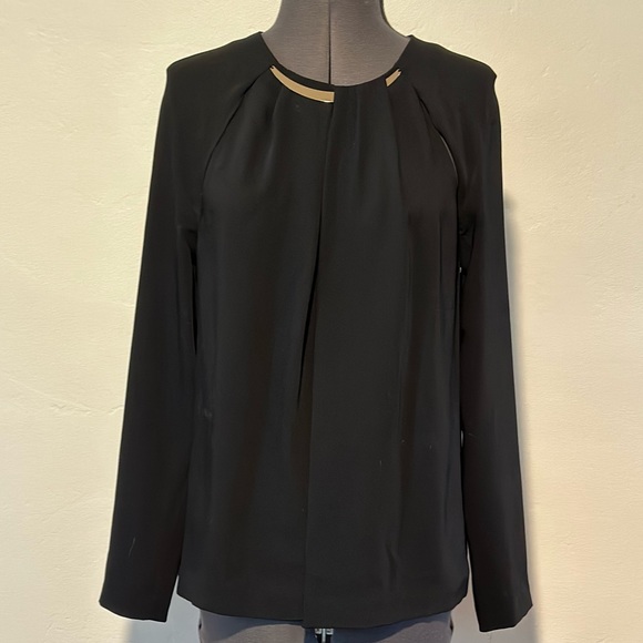 Rachel Roy Black Long Sleeve Blouse with Silver Metal Collar Detail. Size Medium - Picture 2 of 6